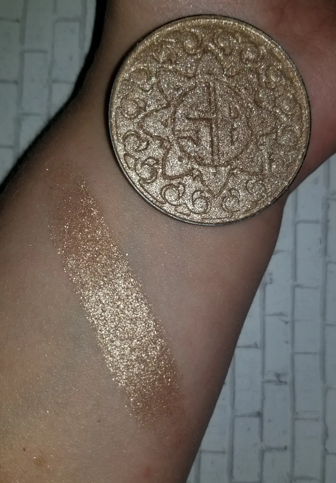 Cinnabon Pressed Highlighter