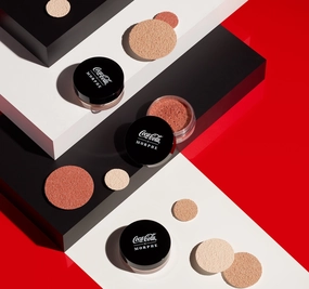 MORPHE Specially designed BABE BUBBLY HIGHLIGHTER Trend-setting LOOSE GLOWING PLACES COCA-COLA X -