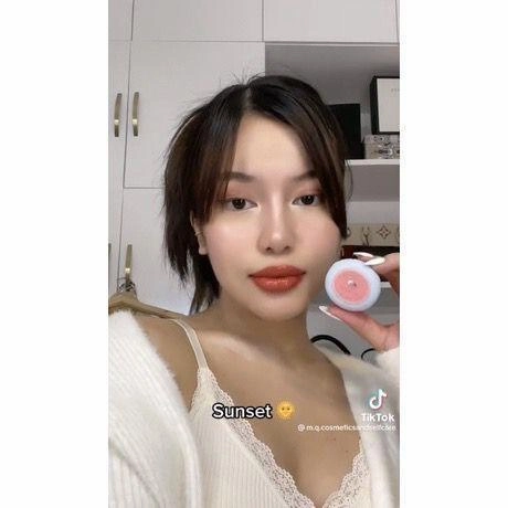 MQ Cosmetics Lip Therapy Magic Lip Balm in Sunset