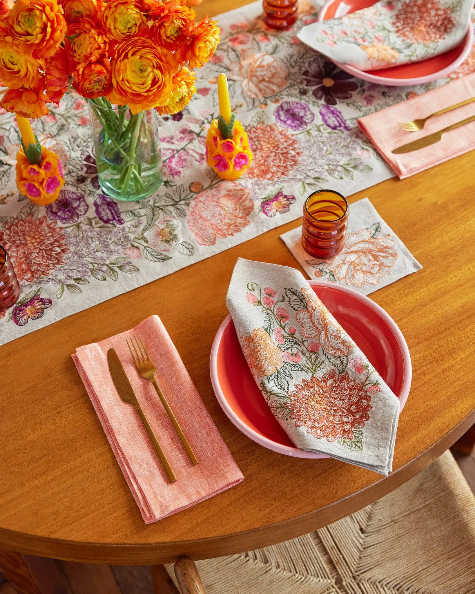 Paradise Garden Embroidered Cocktail Napkin Set