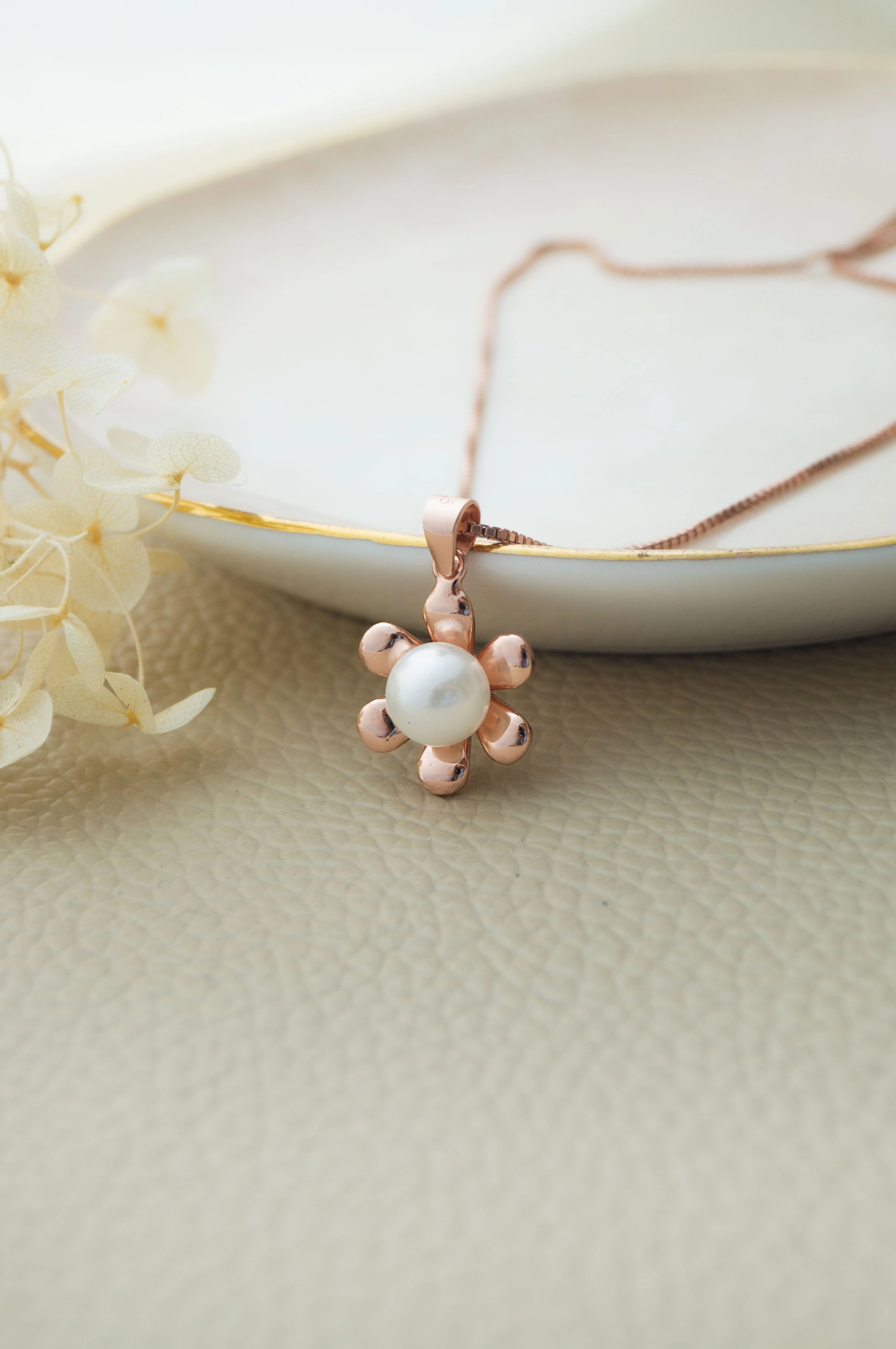 Pearl In A Flower Rose Gold Plated Sterling Silver Pendant Set