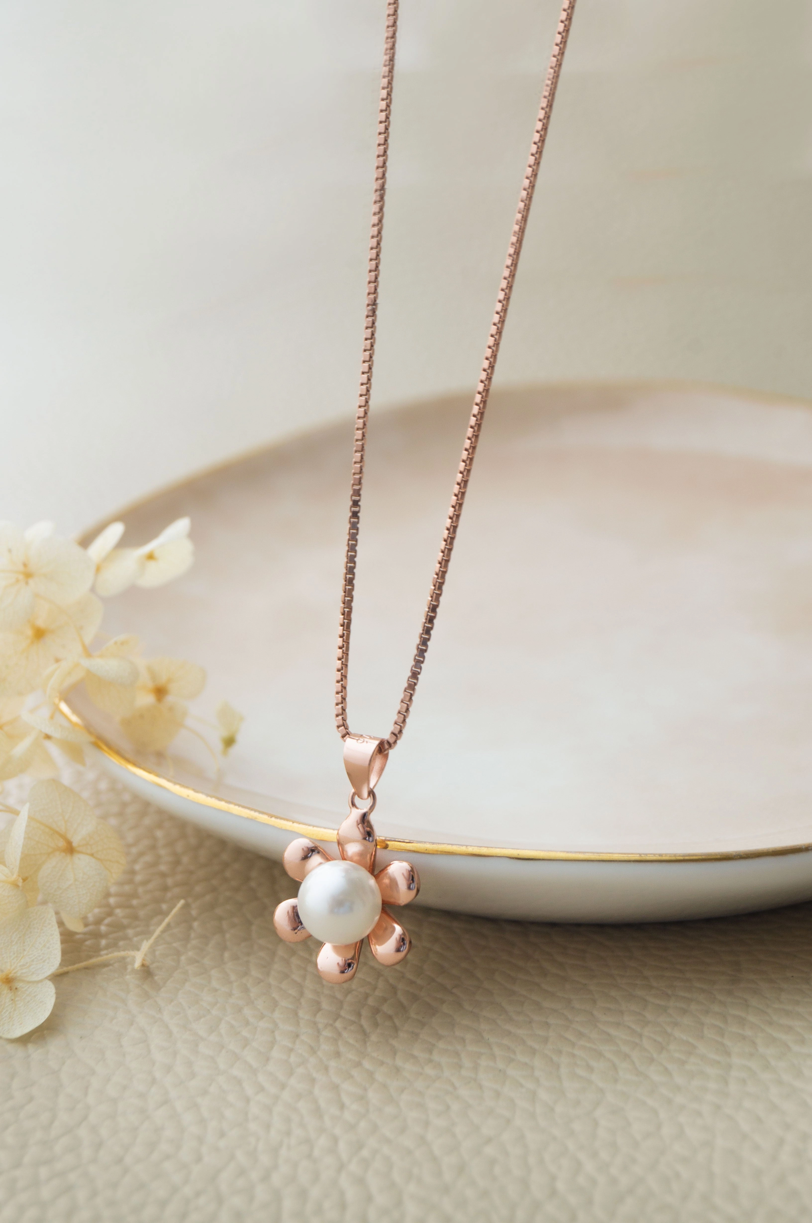 Pearl In A Flower Rose Gold Plated Sterling Silver Pendant Set