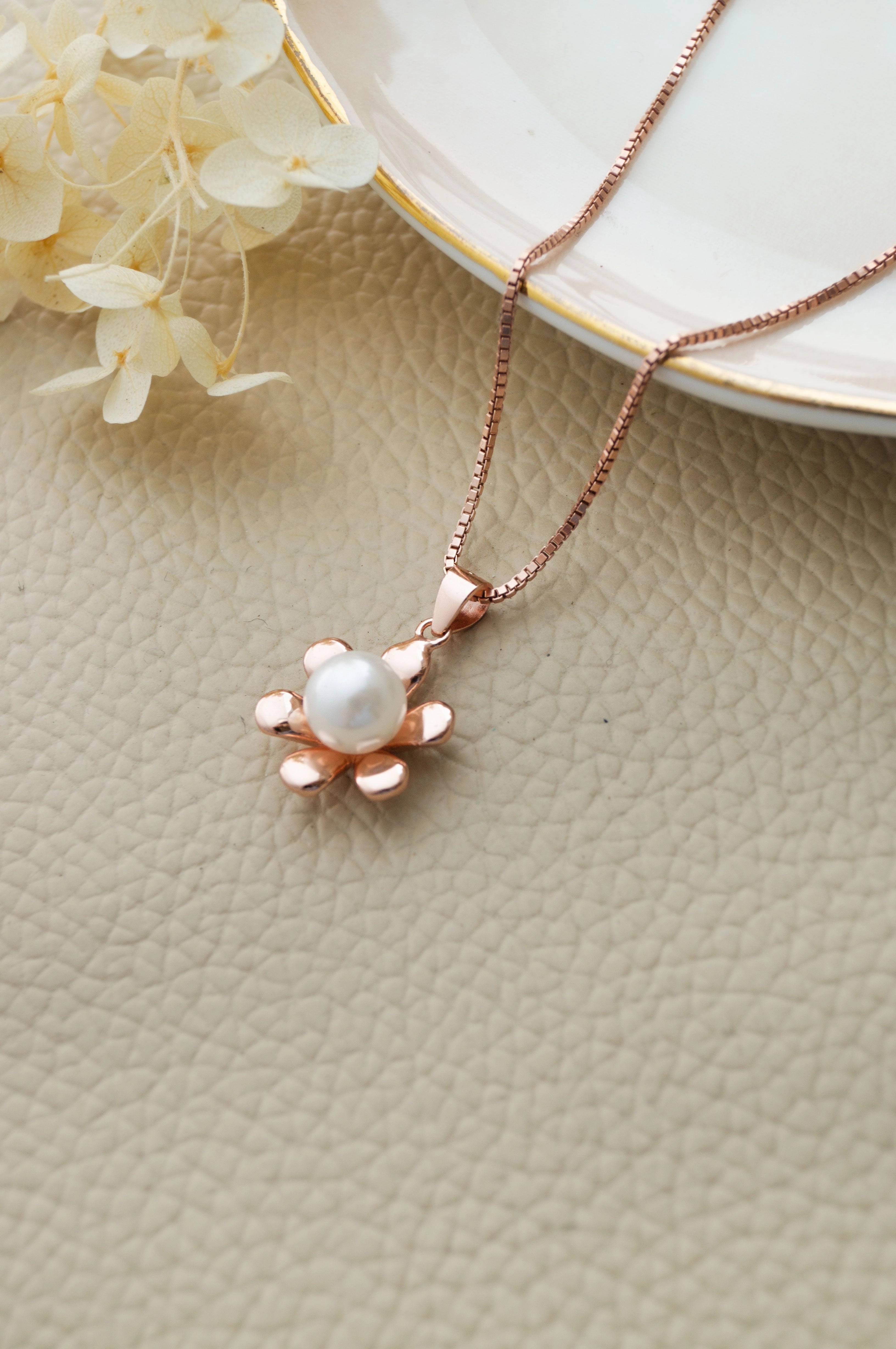 Pearl In A Flower Rose Gold Plated Sterling Silver Pendant Set