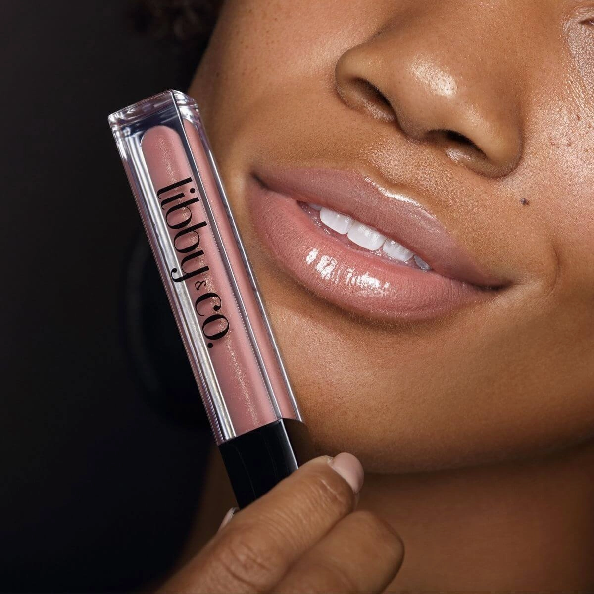 Plumping Lip Gloss (Nude Pout)