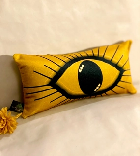 SPIRIT EYE LUMBAR CUSHION