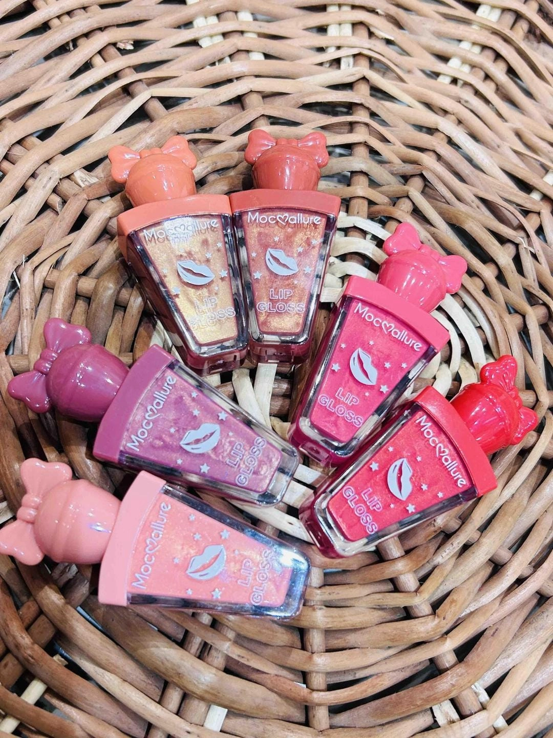 Unbeatable Lipgloss Color) Of Cute Lipgloss Style Pigment  (Random High Mocallure Bow Pack  Happy customers 6