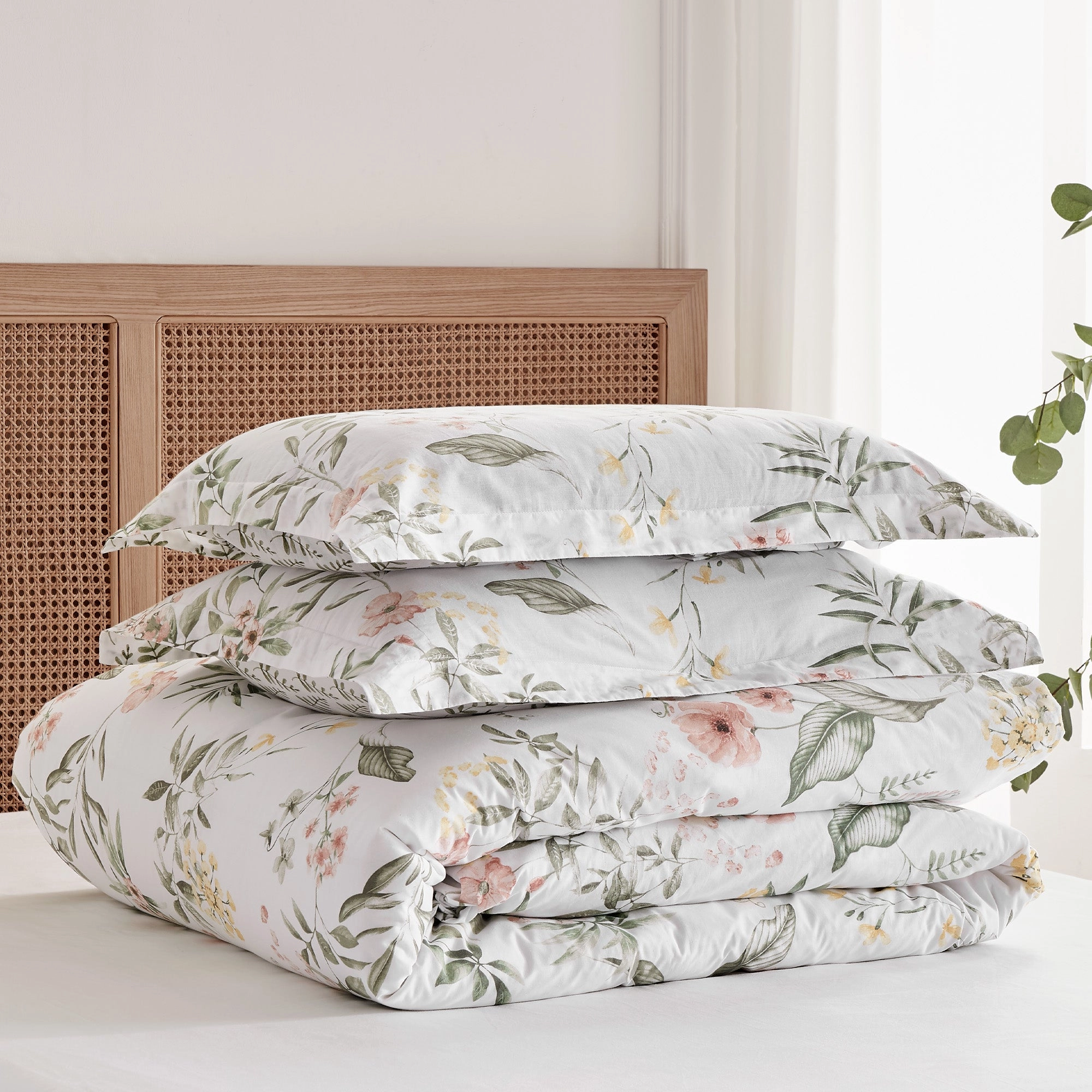 Viviana Comforter Set